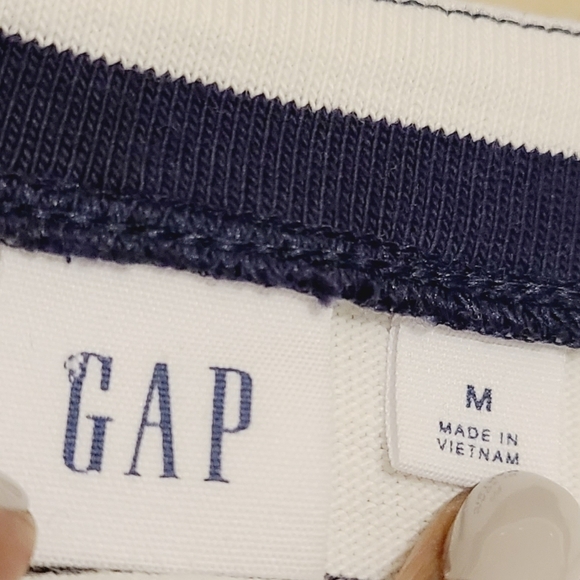 Gap | Women's Navy Striped Mariner's Cropped Tee (Size Medium) - Picture 2 of 11